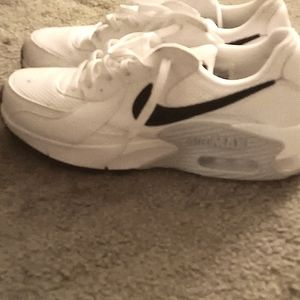 New Nike Air max and like new small Columbia coat